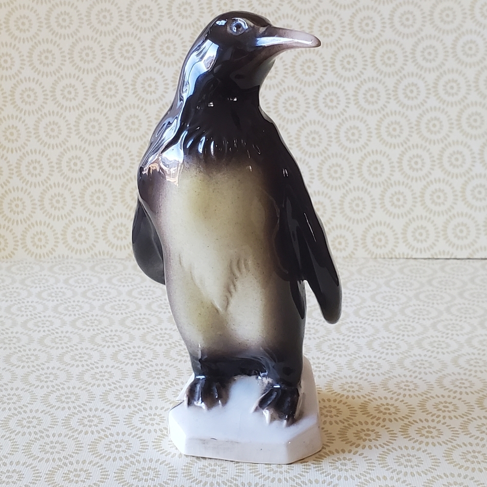 Royal Dux Penguin Porcelain Figure Vintage from Czechoslovakia with Label